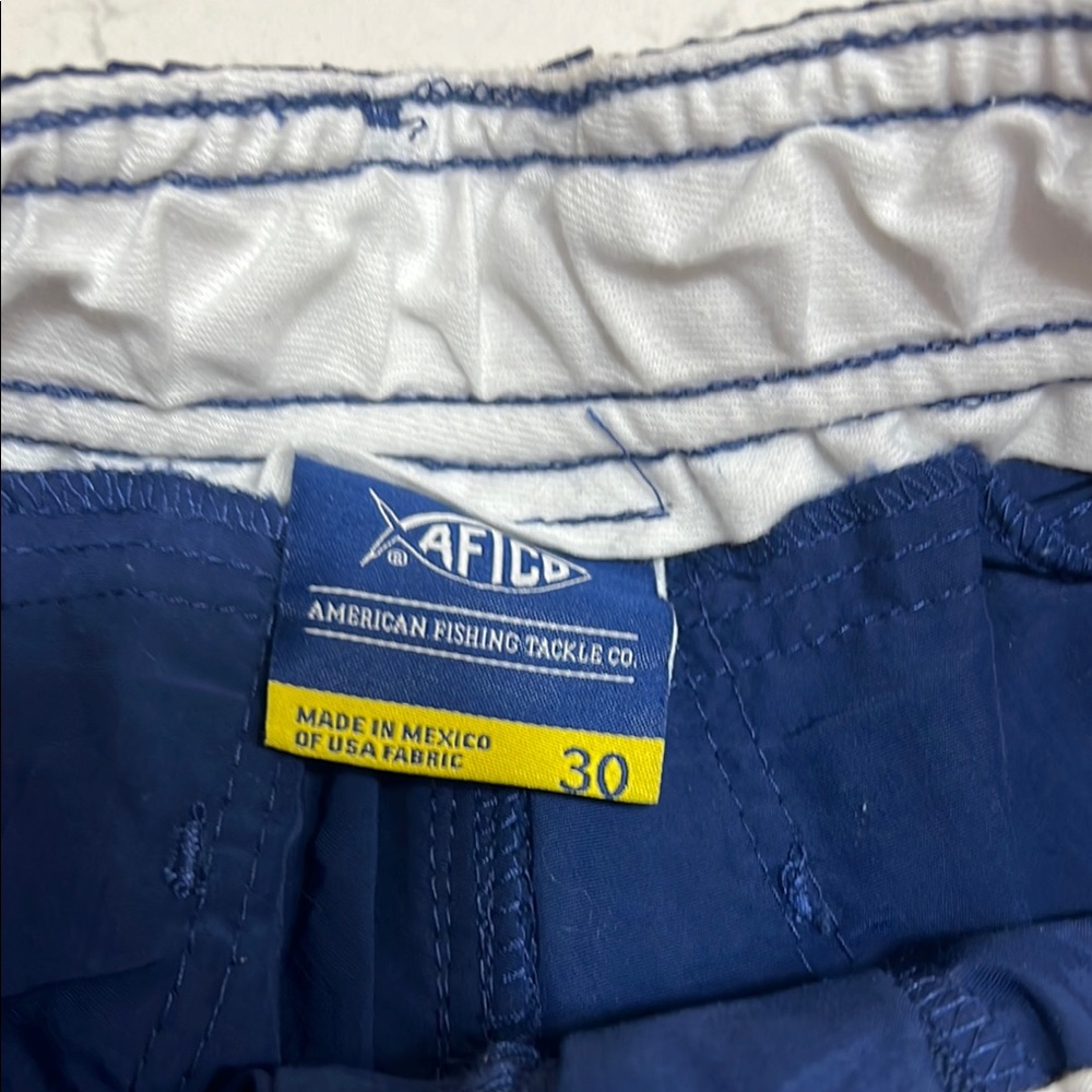 Aftco navy shorts size 30 - Picture 2 of 3